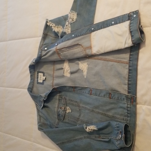 Distressed Oversized Jean Jacket - Picture 6 of 6